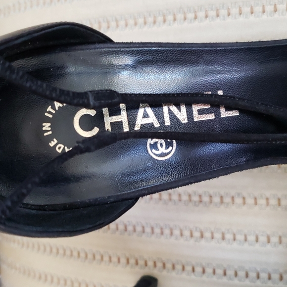 CHANEL CC LOGO FAUX PEARL STRAPS PUMPS - Picture 5 of 11